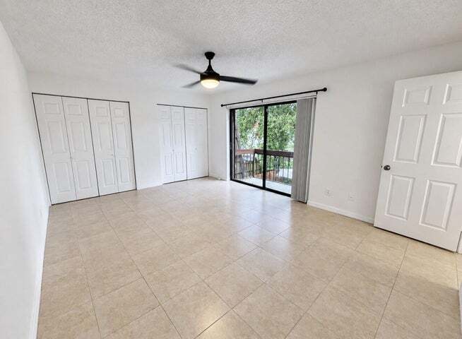 Building Photo - 4039 Palm Bay Cir