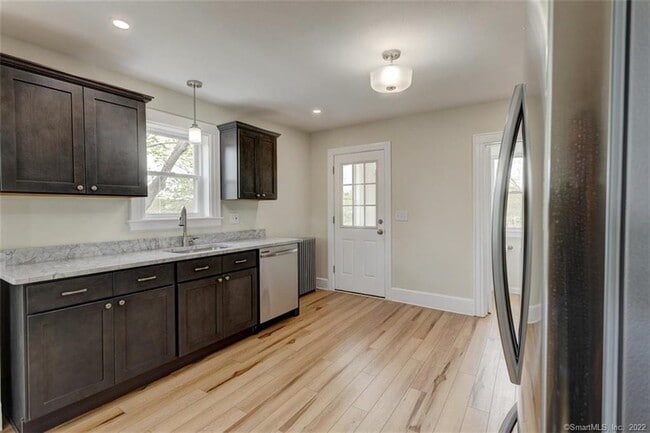 Building Photo - 191 Lee St