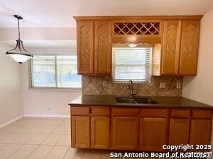 Building Photo - 6714 Strawflower St
