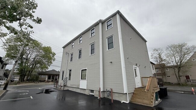 Building Photo - 944 East St