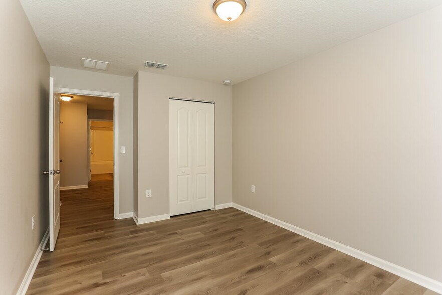 Building Photo - 6738 Sandle Dr