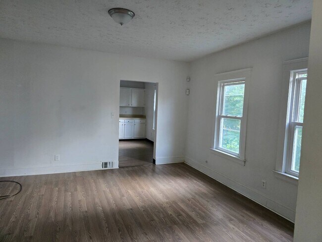 Building Photo - 8323 Medina Ave