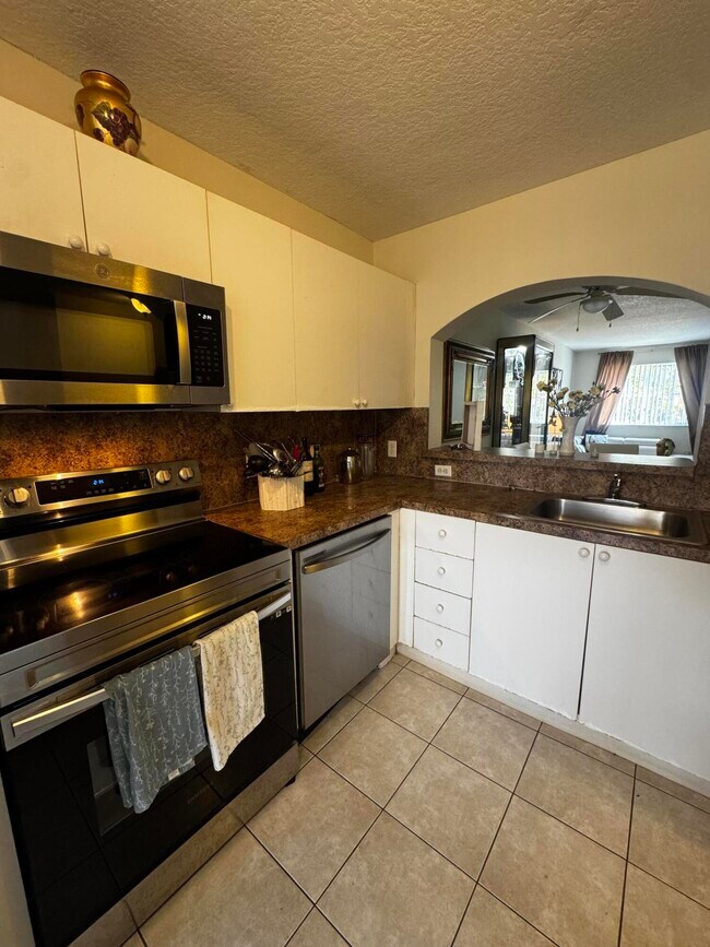 Building Photo - 3810 N Jog Rd