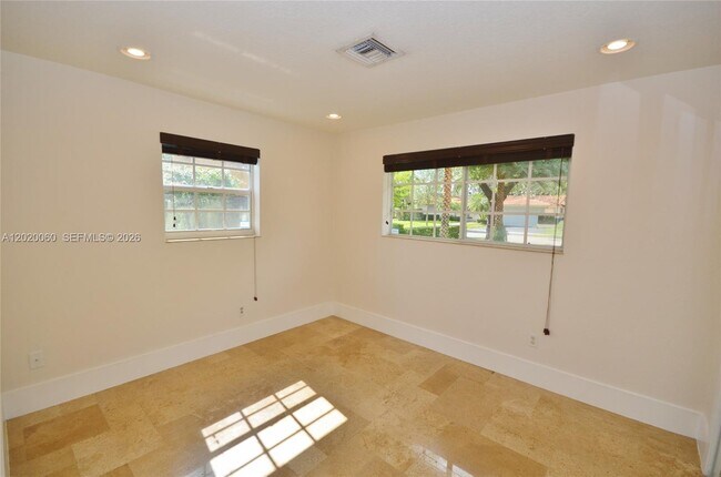 Building Photo - 14001 Cypress Ct