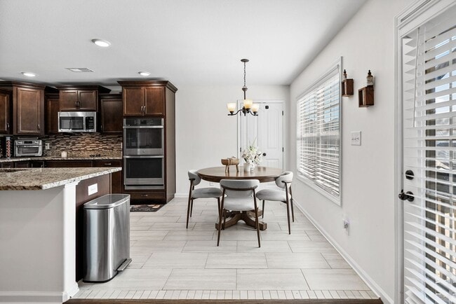 Building Photo - 222 Cooper River Wy