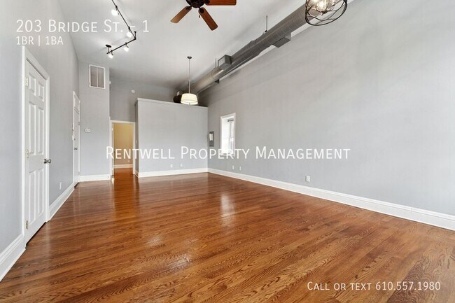 Building Photo - 203 Bridge St