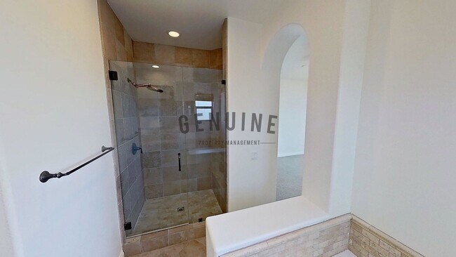 Building Photo - Spacious 3Bd 2.5Ba 2 Story Home w/ Fabulou...