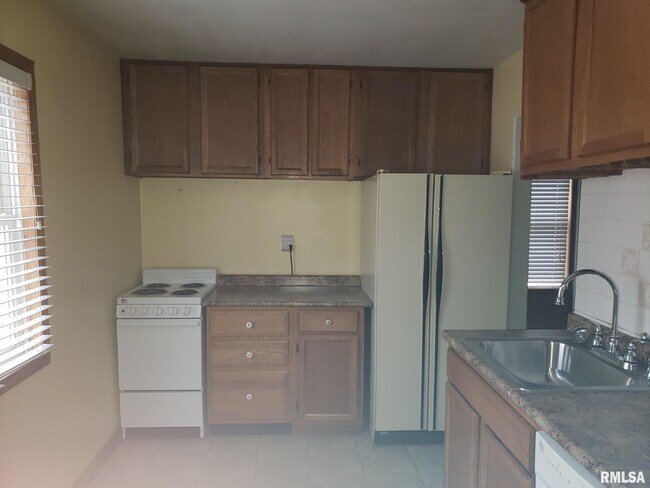 Building Photo - 2330 45th St