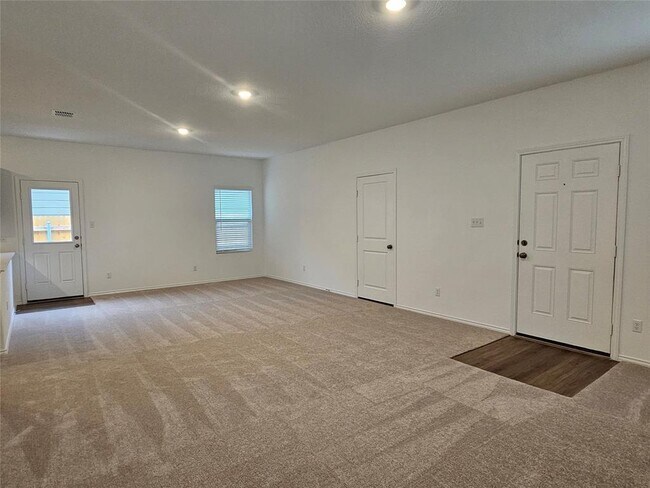 Building Photo - 128 Dollars Dr