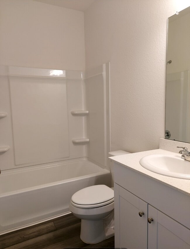 Building Photo - 1024 Long Bay Ct