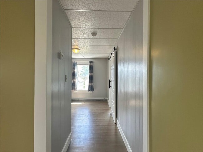Building Photo - 296 Canonicus St