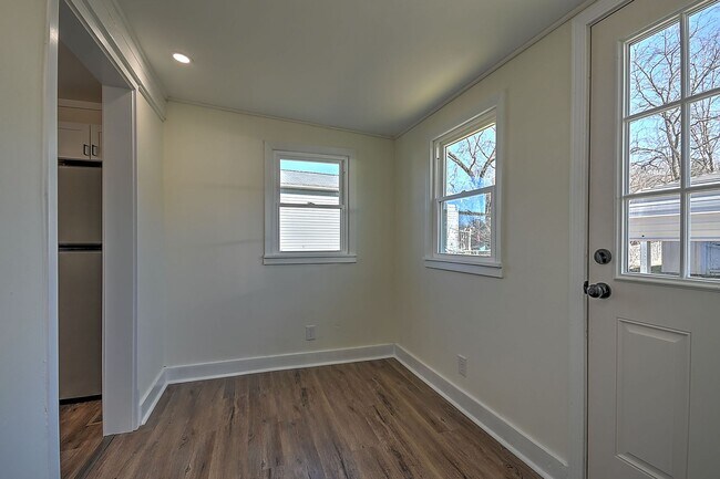 Building Photo - 502 Colorado St