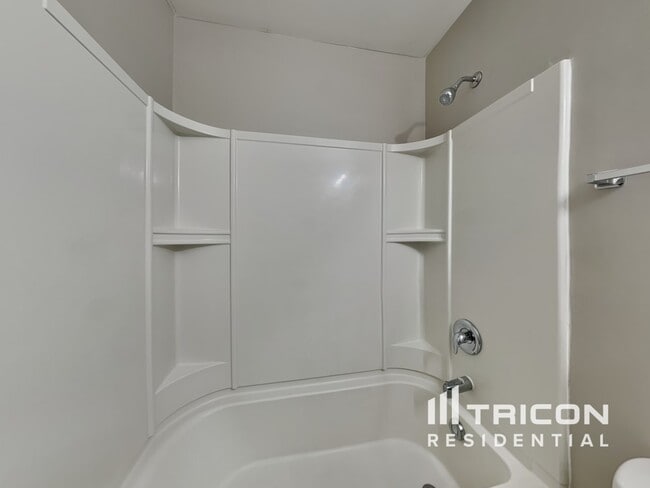 Building Photo - 4932 Magnasco Ln
