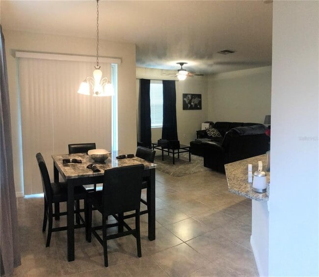 Building Photo - 3804 Silverlake Way