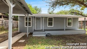 Primary Photo - 338 N San Horacio Ave