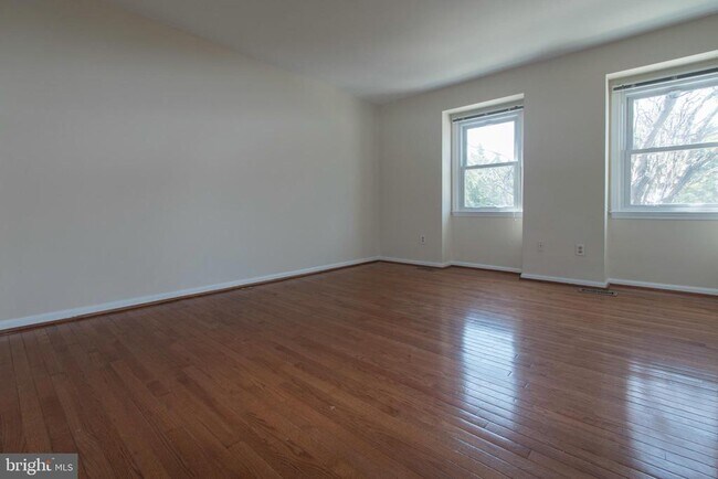 Building Photo - 48 Pontiac Way