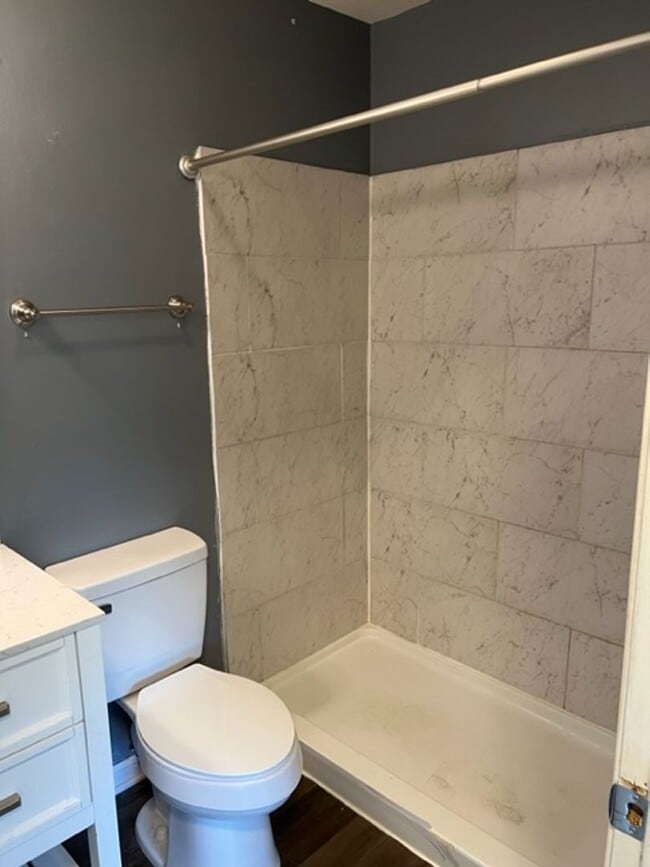 Building Photo - 439 W Nelson St