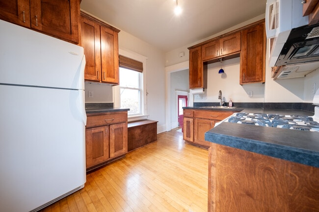 Building Photo - 4135 Quail Ave N