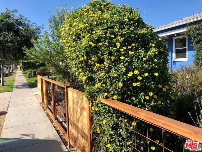 Building Photo - 1727 Franklin St