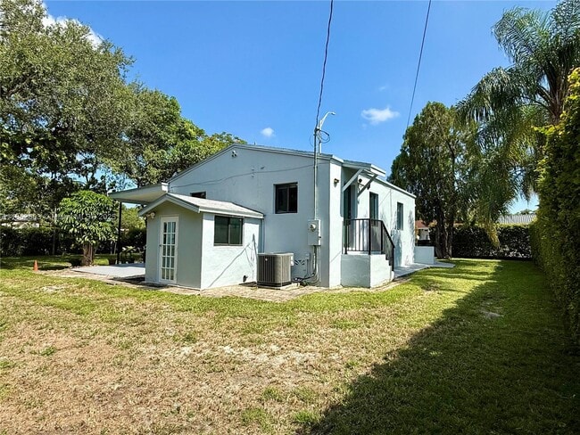 Building Photo - 6111 Coral Wy