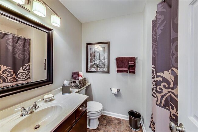 Building Photo - 203 14th St NE