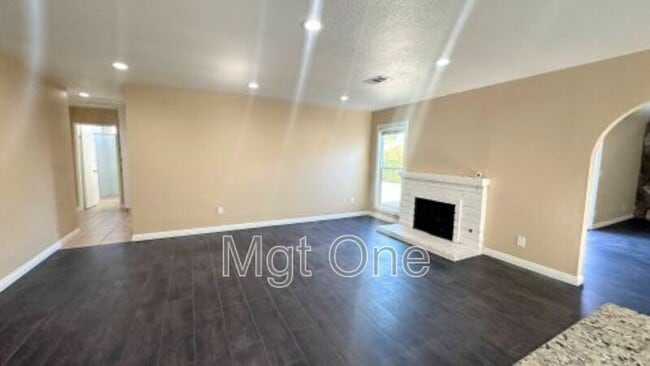 Building Photo - 1899 Dawn Ridge Dr