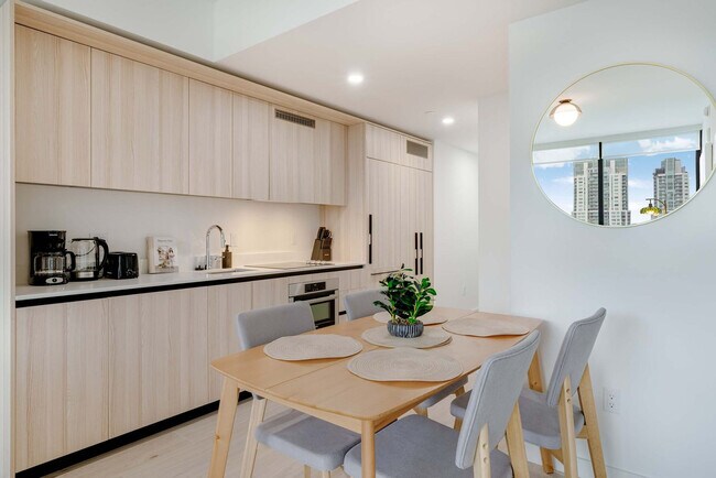 Building Photo - 225 N Miami Ave