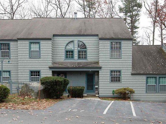 Building Photo - 1465 Hooksett Rd