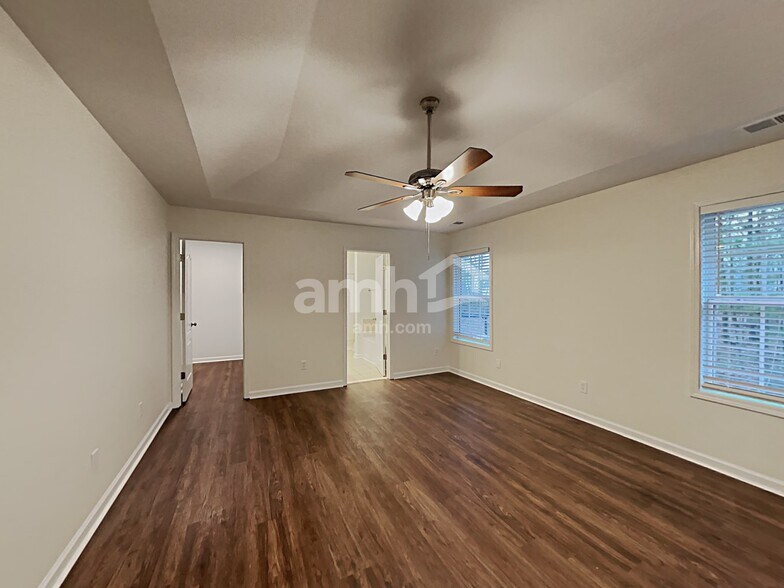 Building Photo - 92 Brookvalley Crossing