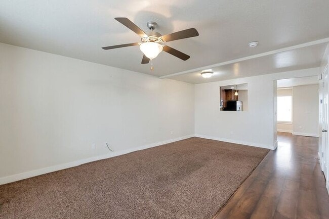 Building Photo - Gorgeous Provo Townhome
