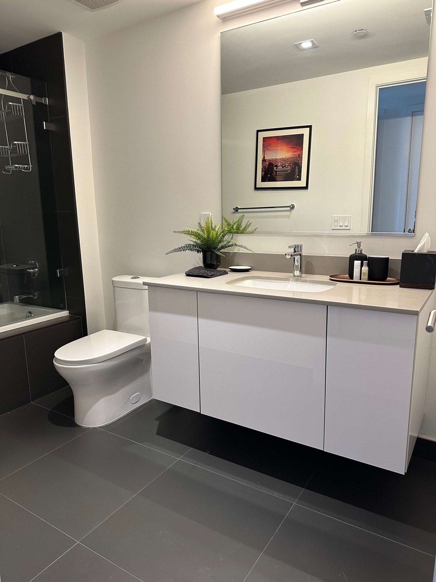 Building Photo - 1600 NE 1st Ave