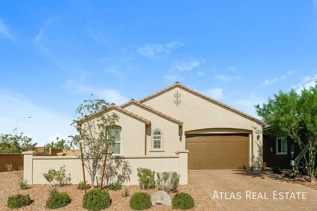 Building Photo - 577 Comodo St