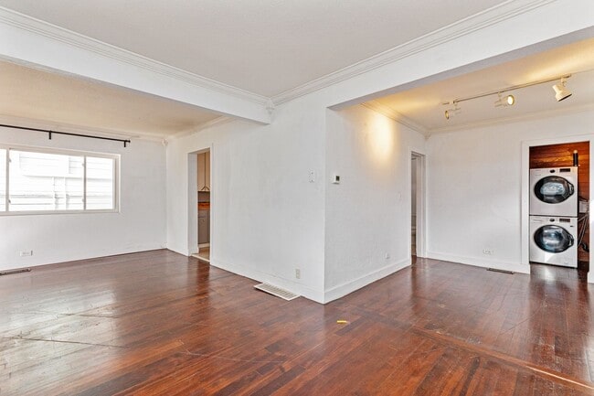 Building Photo - 5155