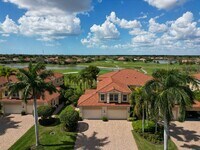 Building Photo - 3 Bed + Flex, 3 Bath 2,686 Sq Ft - Top Floor Coach Home