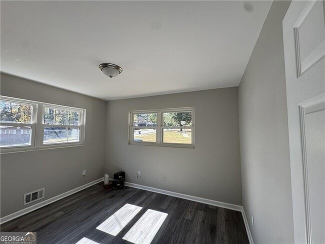 Building Photo - 3489 Creighton Rd SW