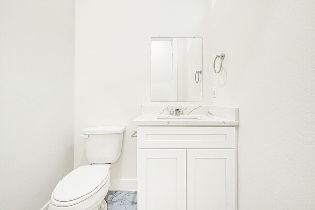 Building Photo - 6719 St Augustine St