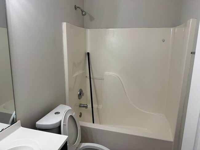 Building Photo - Great 3 bedroom with garage!