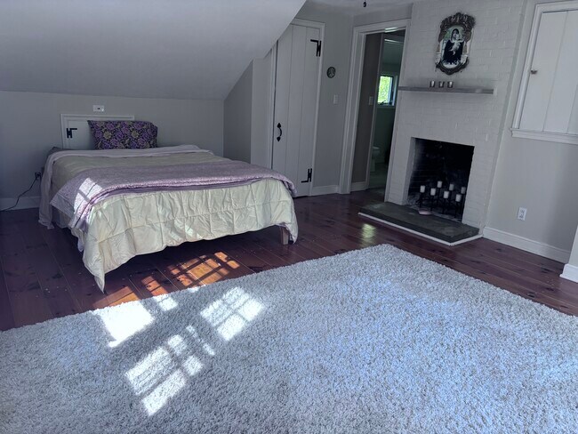 Building Photo - 19 Duncaster Ln