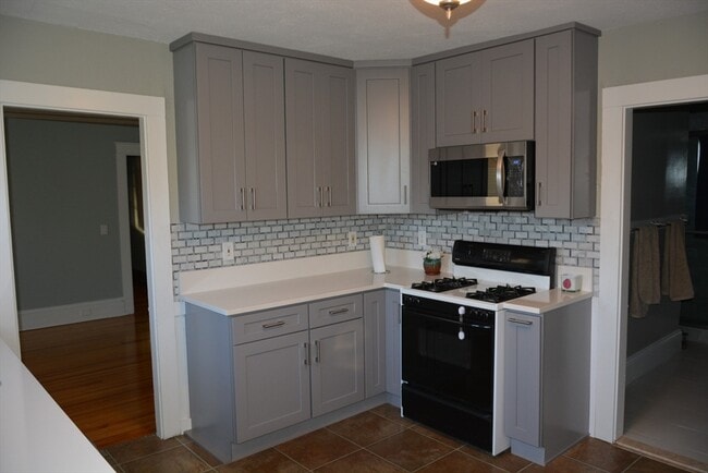 Building Photo - 27 Emmons St