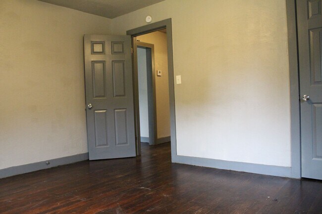 Building Photo - Spacious House for Rent in the Heart of Tu...