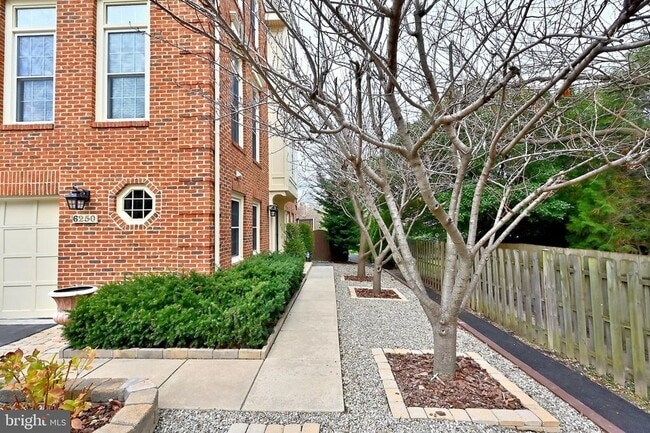 Building Photo - 6250 Traci Joyce Ln
