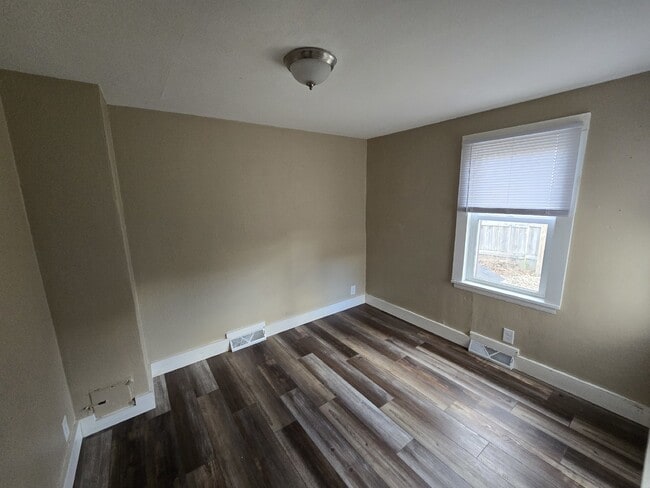 Building Photo - 857 9th St