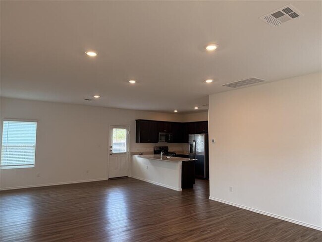 Building Photo - 904 Big Rocky Bend