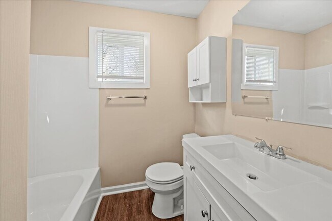 Building Photo - 119-119 N Grant Ave