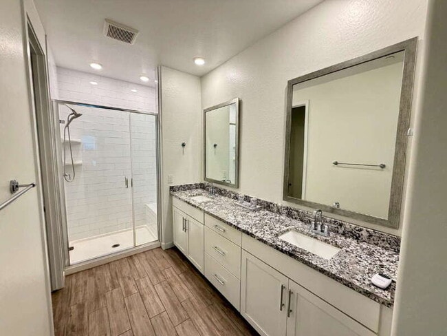 Building Photo - 4077 S Sabrina Dr