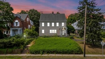 Building Photo - 1070 Whitney Ave