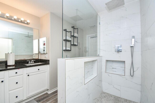 Building Photo - 25611 Winford Estate Dr