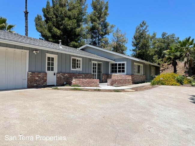 Building Photo - 11768 Shadowglen Rd