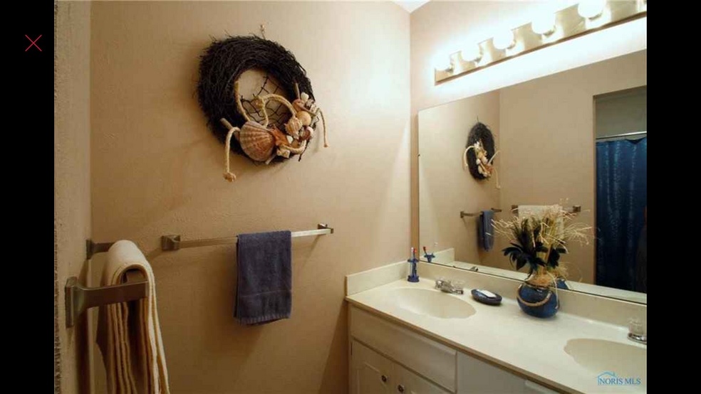 Bathroom - 5618 Cresthaven Ln