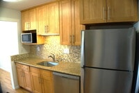 Building Photo - "Welcome to Your New Home: Spacious 2-Bed, 2-Bath Apartment in San Carlos!"